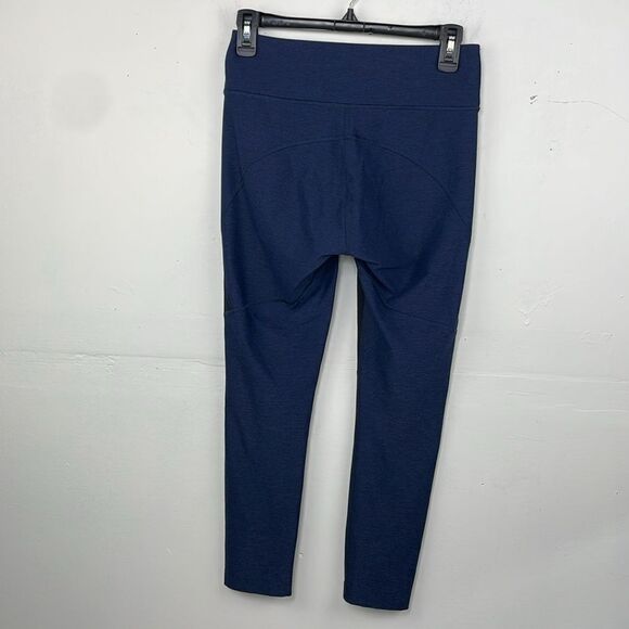 Outdoor Voices Two-Tone Warmup Leggings in
Navy & Charcoal Size Small - Picture 6 of 13